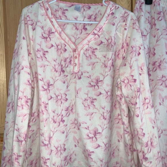 Adonna pink floral plush fleece pajama set size L - Picture 3 of 4